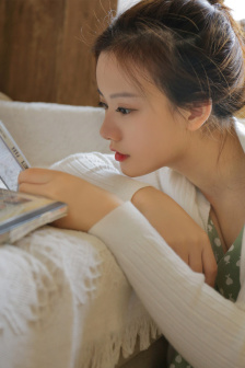 一点遮挡都没有的美女